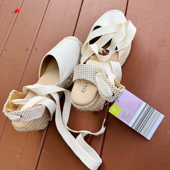 Ankle strap wedge sandal - Picture 3 of 3